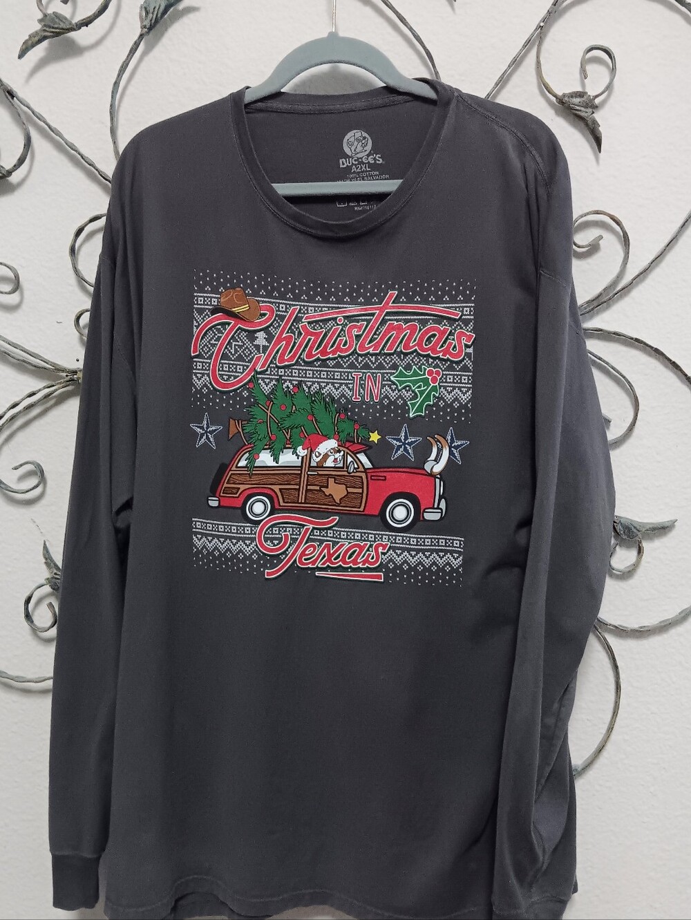 Buc-ee's Christmas in Texas graphic long-sleeve cotton tee shirt dark gray, XXL